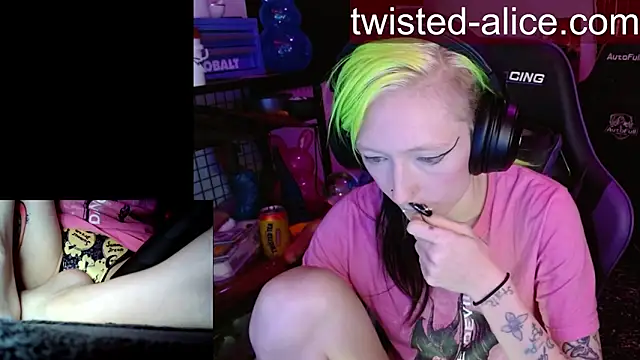 alicewonder09 online show from 04/08/26, 03:17