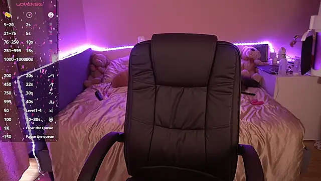 AmandaFiree online show from 02/12/25, 10:03