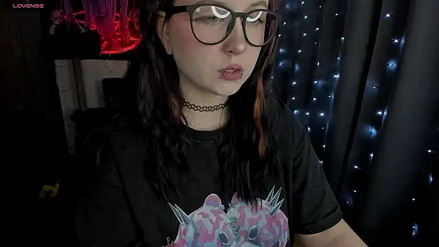 t0riayun0 online show from 03/23/26, 10:25