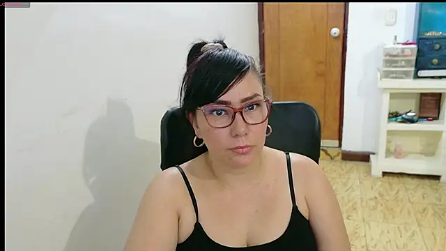 hottplay online show from 11/01/25, 03:58