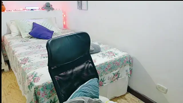 hottplay online show from 03/25/26, 06:36