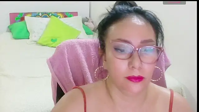 hottplay online show from 06/16/26, 04:20