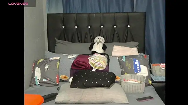 caramelbooty69 online show from 10/31/25, 05:47