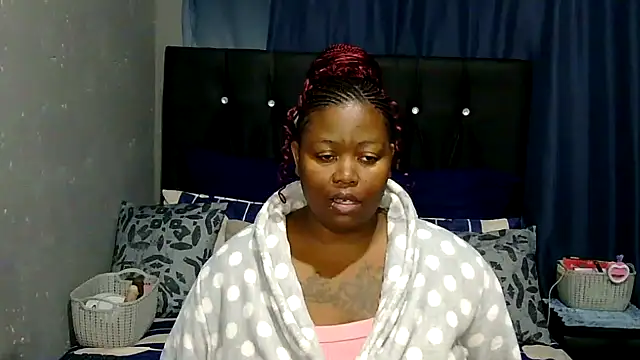 Snapshot of caramelbooty69 chatting on 05/15/26, 01:12 caramelbooty69 online show from 05/15/26, 01:12
