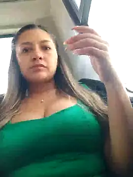 Snapshot of alana_69 chatting on 06/03/26, 03:50 alana 69 online show from 06/03/26, 03:50