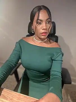 Sara Boom online show from 12/05/25, 03:04