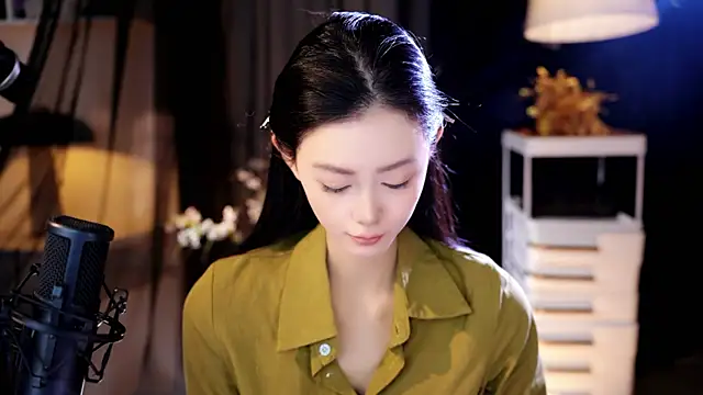 Snapshot of Ocean--Lili chatting on 04/28/26, 02:11 Ocean--Lili online show from 04/28/26, 02:11