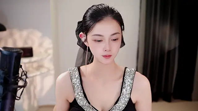 Snapshot of Ocean--Lili chatting on 06/14/26, 02:08 Ocean--Lili online show from 06/14/26, 02:08