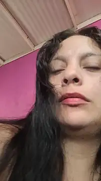 Snapshot of ZaraHoney chatting on 12/20/25, 06:04 ZaraHoney online show from 12/20/25, 06:04