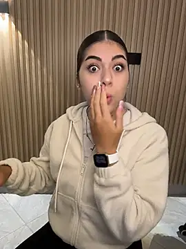 Sarasanders 4 online show from 11/14/25, 02:54