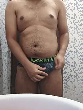Snapshot of thebrownboi01 chatting on 06/07/26, 03:21 thebrownboi01 online show from 06/07/26, 03:21
