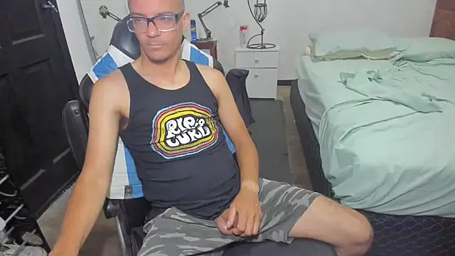 Snapshot of guachin_hunk chatting on 01/07/25, 03:14 guachin hunk online show from 01/07/25, 03:14