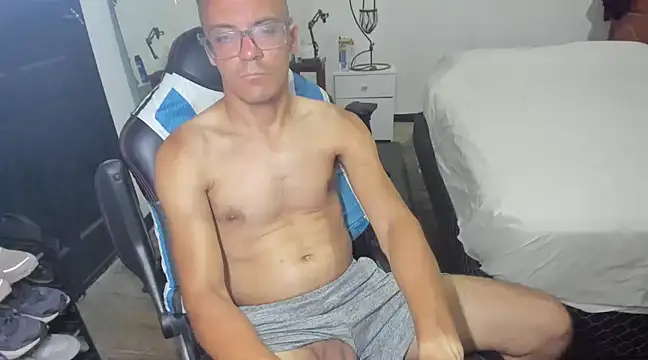 Snapshot of guachin_hunk chatting on 02/16/25, 04:53 guachin hunk online show from 02/16/25, 04:53