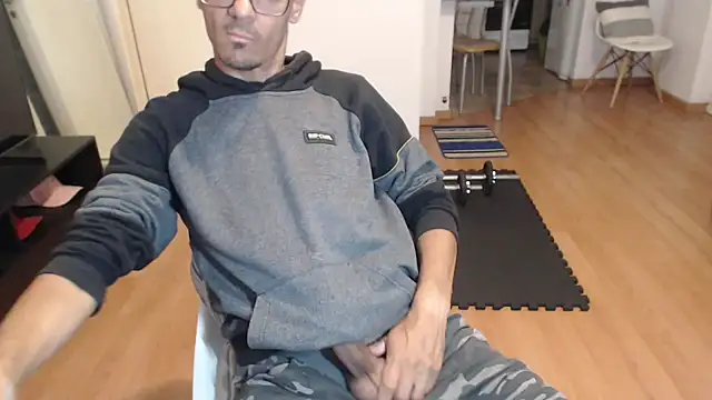 Snapshot of guachin_hunk chatting on 10/14/25, 06:20 guachin hunk online show from 10/14/25, 06:20