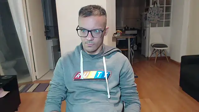 guachin hunk online show from 04/12/26, 12:26