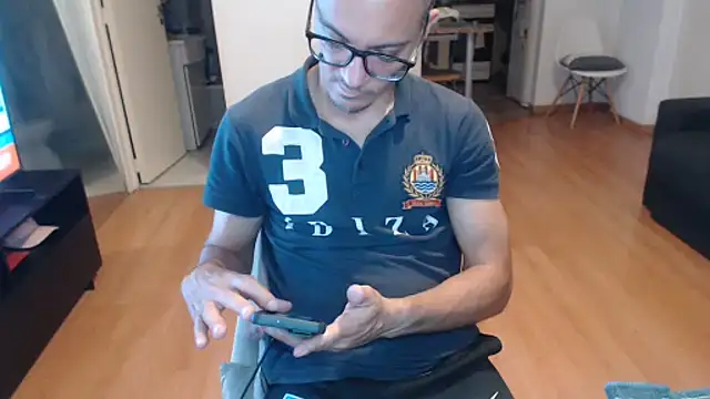 Snapshot of guachin_hunk chatting on 06/01/26, 10:11 guachin hunk online show from 06/01/26, 10:11