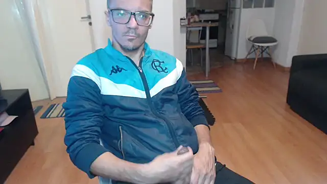 Snapshot of guachin_hunk chatting on 06/05/26, 03:24 guachin hunk online show from 06/05/26, 03:24