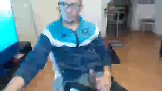 Snapshot of guachin_hunk chatting on 06/05/26, 06:57 guachin hunk online show from 06/05/26, 06:57