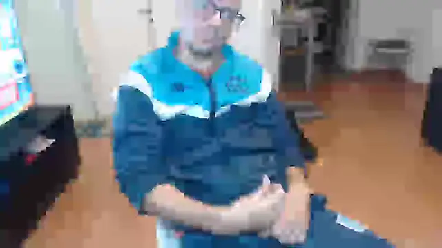 Snapshot of guachin_hunk chatting on 06/12/26, 10:52 guachin hunk online show from 06/12/26, 10:52