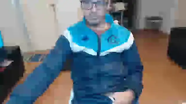 Snapshot of guachin_hunk chatting on 06/15/26, 09:50 guachin hunk online show from 06/15/26, 09:50