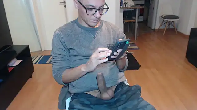 guachin hunk online show from 06/25/26, 05:12