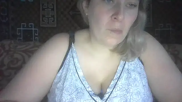 Diana Britt online show from 12/02/25, 06:08