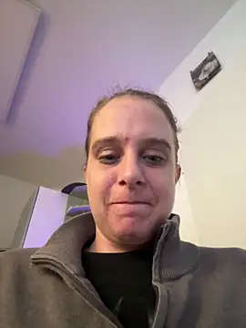 LadyChantale online show from 05/17/26, 07:28