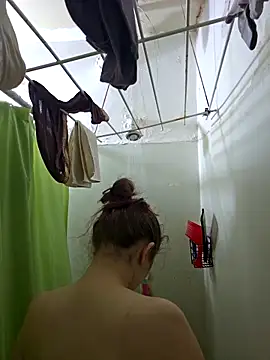 Snapshot of Snowbunnycake_131 chatting on 09/22/25, 08:16 Snowbunnycake 131 online show from 09/22/25, 08:16