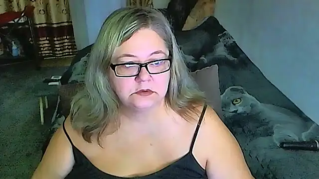 Snapshot of sex2 chatting on 10/14/25, 12:22 sex2 online show from 10/14/25, 12:22