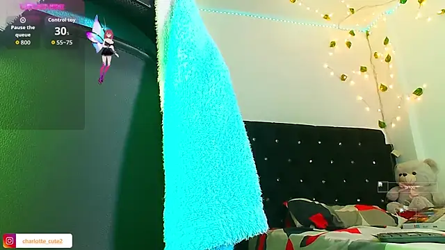 Snapshot of cute_charlotte_ chatting on 09/23/25, 03:31 cute charlotte online show from 09/23/25, 03:31