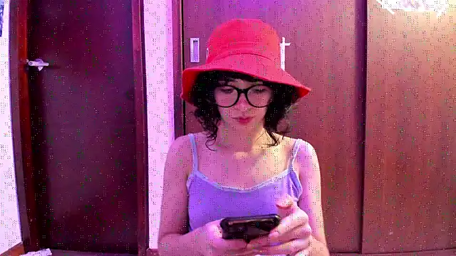 Snapshot of _Lunnaa_ chatting on 10/11/25, 11:58  Lunnaa  online show from 10/11/25, 11:58