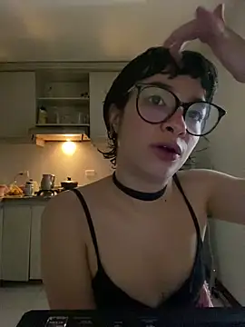  Lunnaa  online show from 04/25/26, 01:30