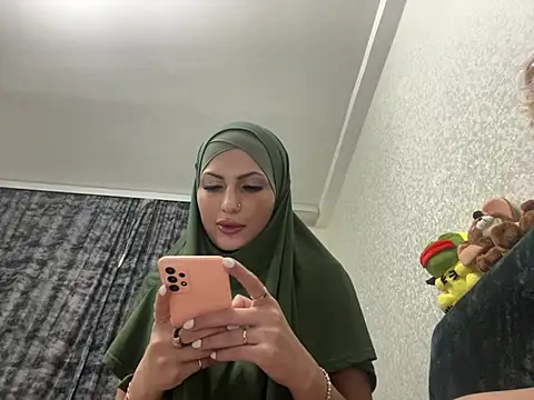 Snapshot of GumusGuray chatting on 02/01/25, 07:05 GumusGuray online show from 02/01/25, 07:05