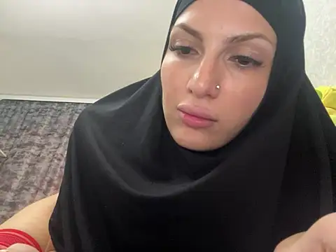 Snapshot of GumusGuray chatting on 02/10/25, 12:29 GumusGuray online show from 02/10/25, 12:29