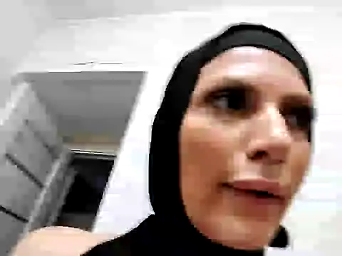 Snapshot of GumusGuray chatting on 03/06/25, 02:19 GumusGuray online show from 03/06/25, 02:19