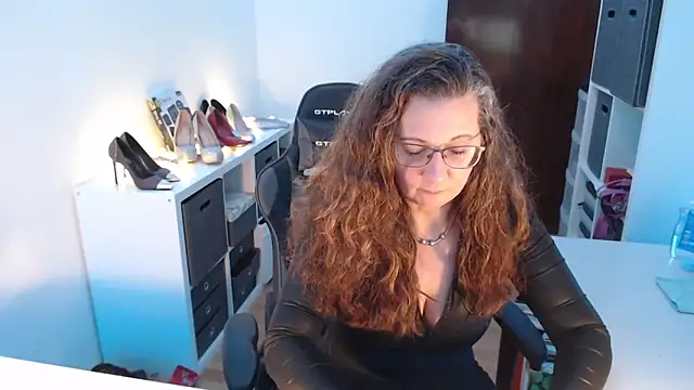 Snapshot of GeilesLuder75 chatting on 03/05/25, 03:18 GeilesLuder75 online show from 03/05/25, 03:18