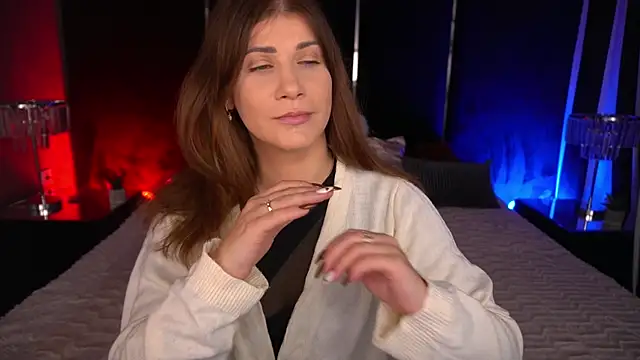 CassandraGood online show from 12/17/25, 07:36