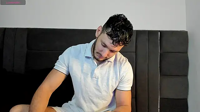 alejandro  2 online show from 04/23/26, 06:43