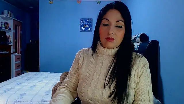 Snapshot of sahtlove1 chatting on 06/17/26, 04:41 sahtlove1 online show from 06/17/26, 04:41