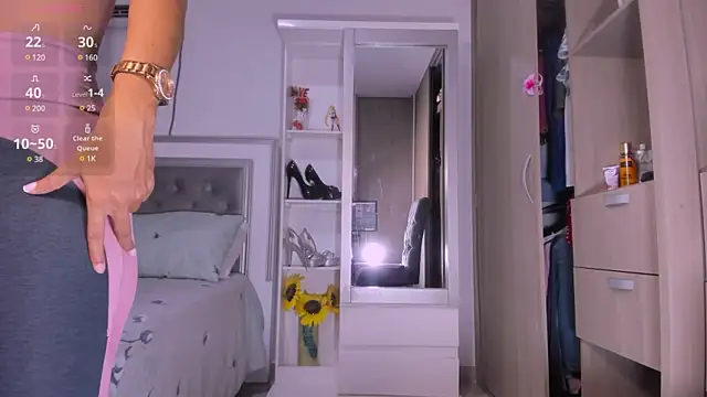 Snapshot of sharonDulce chatting on 03/05/25, 01:42 sharonDulce online show from 03/05/25, 01:42