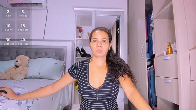 Snapshot of sharonDulce chatting on 03/06/25, 01:27 sharonDulce online show from 03/06/25, 01:27