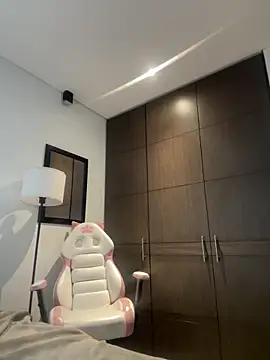 oriana zoeee online show from 12/16/24, 11:18