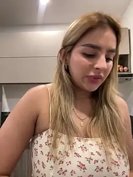 oriana zoeee online show from 01/07/25, 12:03