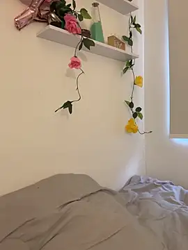 oriana zoeee online show from 12/01/25, 10:15