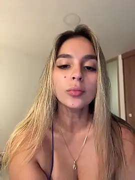 Snapshot of oriana_zoeee chatting on 07/14/26, 11:32 oriana zoeee online show from 07/14/26, 11:32