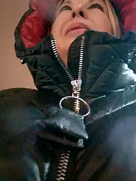 Snapshot of Arina_smiles chatting on 02/21/25, 06:48 Arina smiles online show from 02/21/25, 06:48