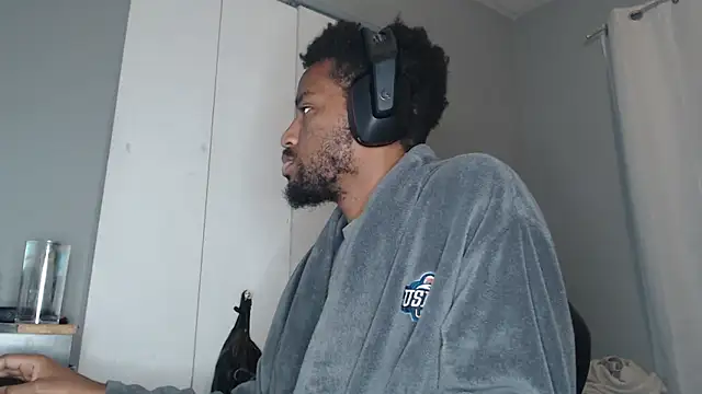 Snapshot of ChrisVacher chatting on 12/16/24, 06:10 ChrisVacher online show from 12/16/24, 06:10