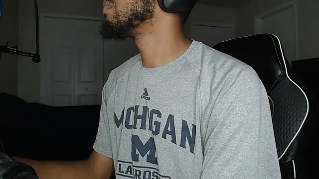 Snapshot of ChrisVacher chatting on 09/12/25, 02:44 ChrisVacher online show from 09/12/25, 02:44