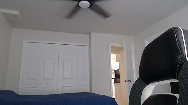 Snapshot of ChrisVacher chatting on 09/17/25, 08:43 ChrisVacher online show from 09/17/25, 08:43