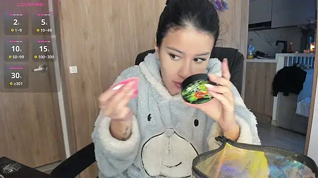 keyn laurent 1 online show from 12/31/24, 11:09